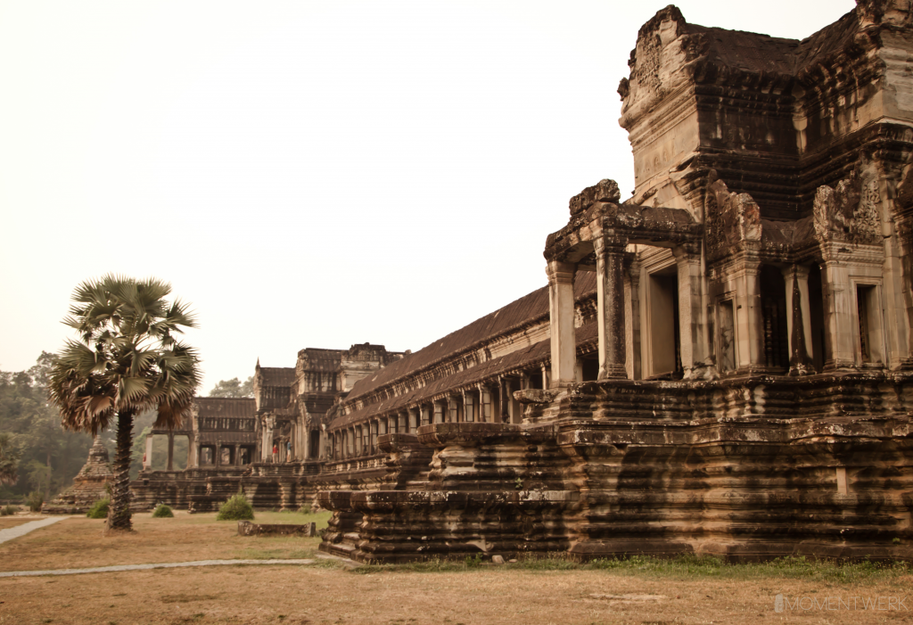 Seitengebäude-Angkor-Wat-bearb1 mit Logo